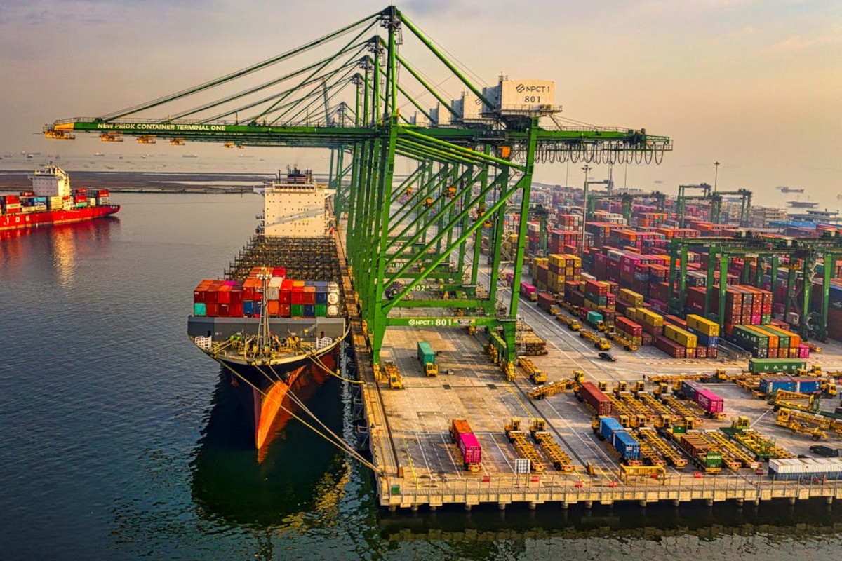 Container ship representing China-Turkey logistics